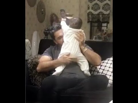 شاهد محمد الترك يلعب مع ابنته غزل